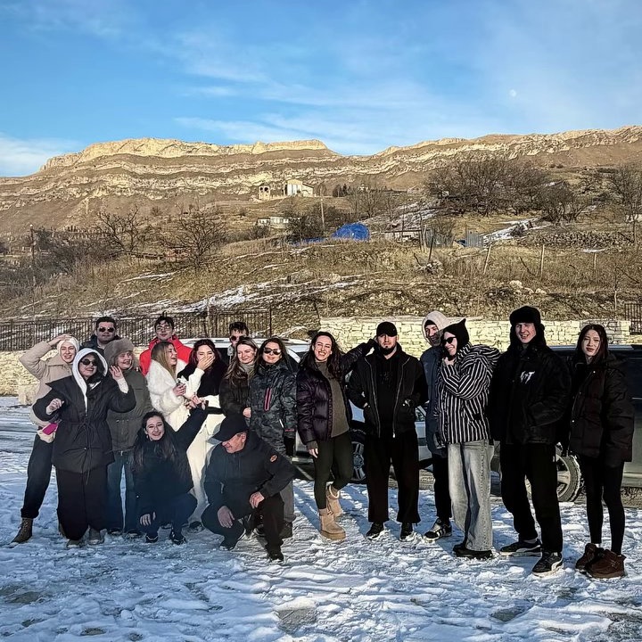 Команда DAUD TOUR в заснеженных горах